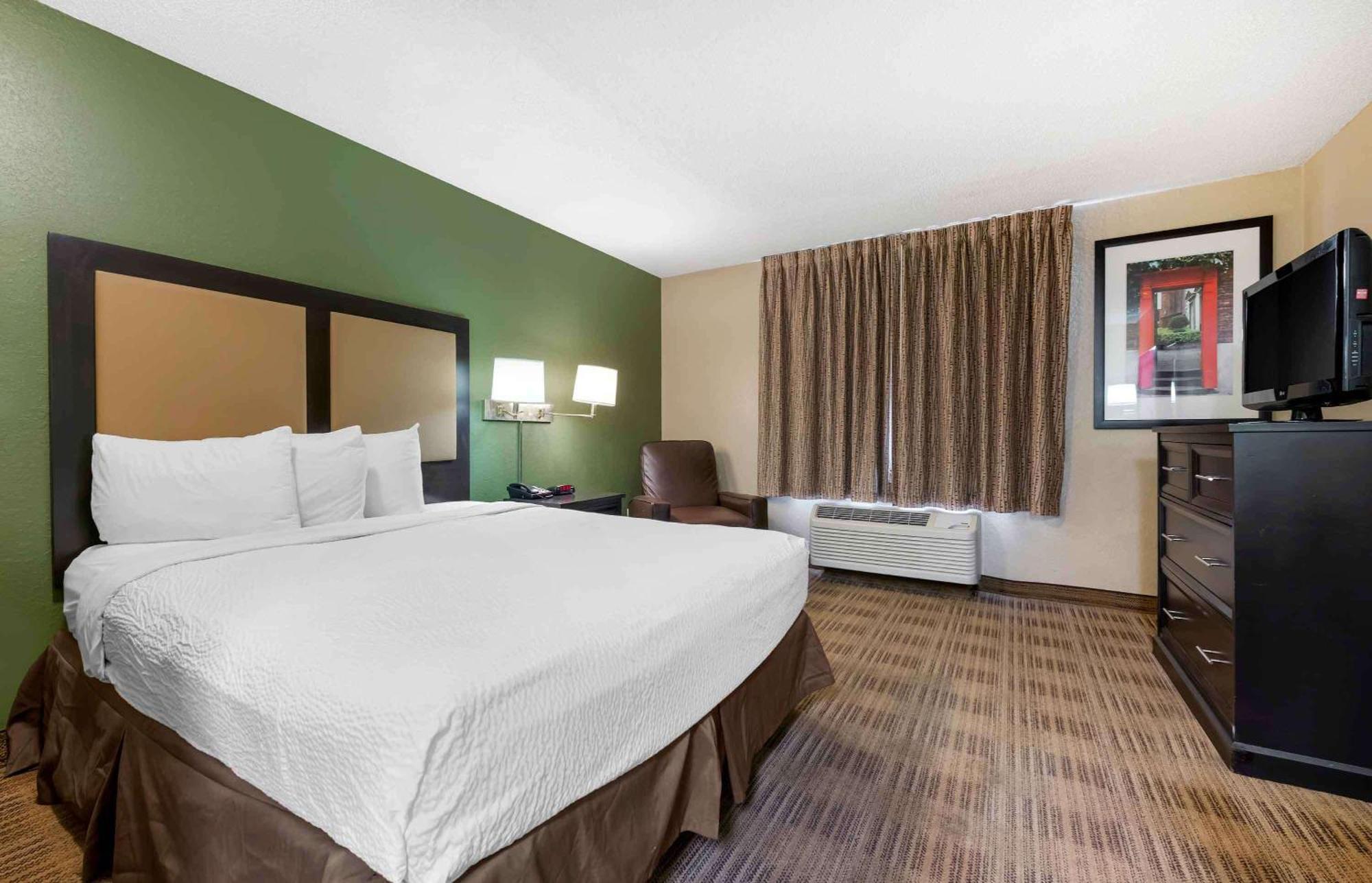 Extended America Select - - Lenoir Avenue East 2*